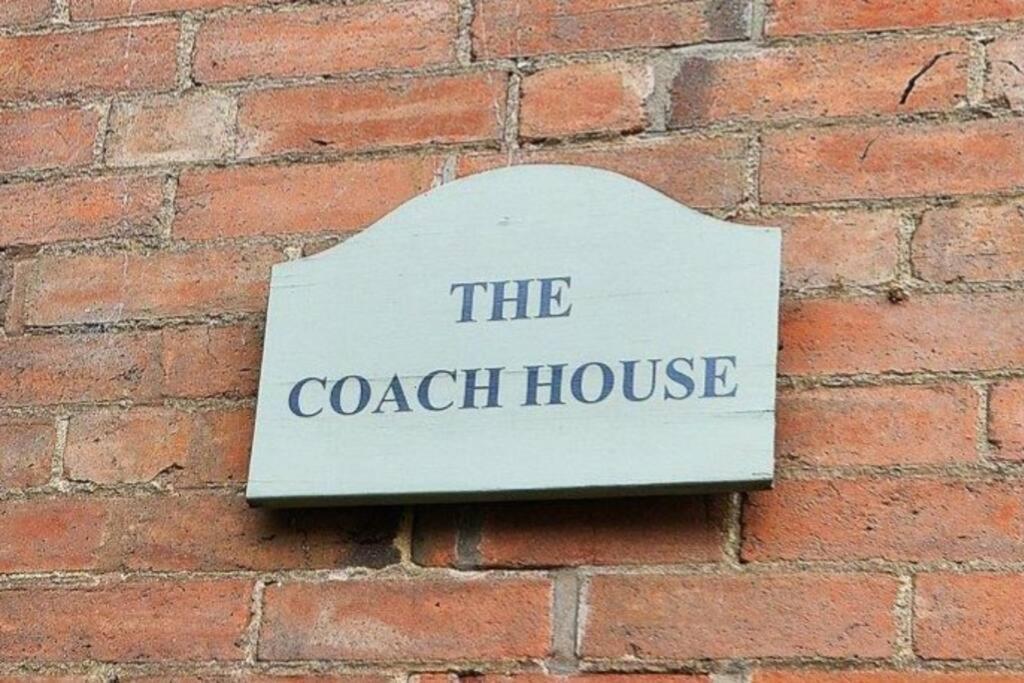 Holiday home Quaint Victorian Coach House In Village Location