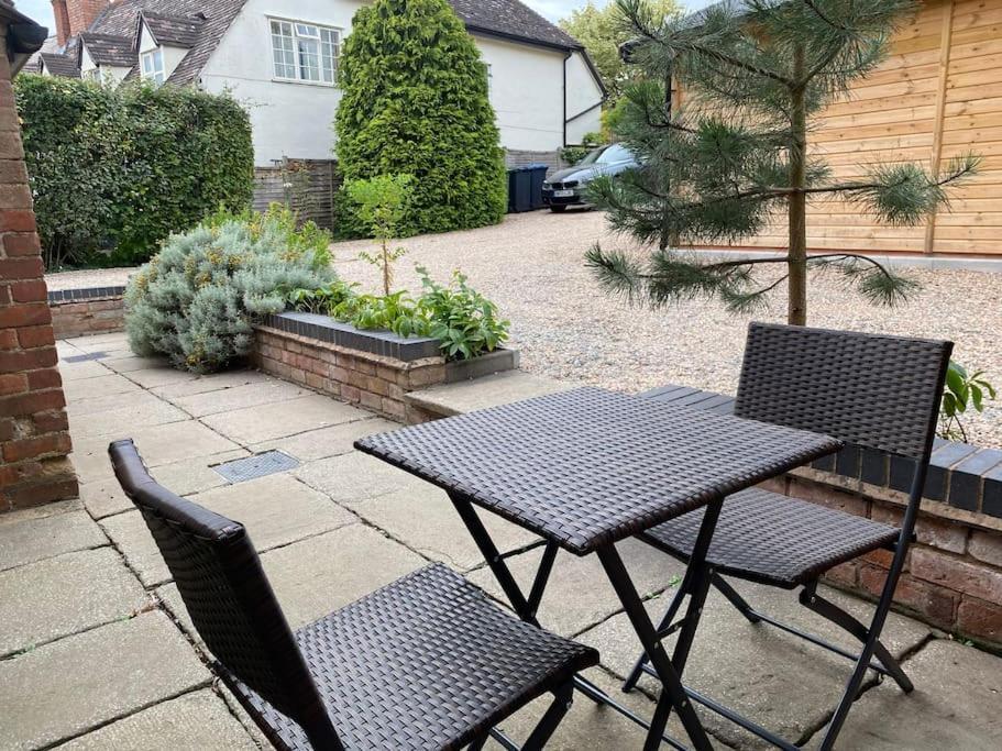 Holiday home Quaint Victorian Coach House In Village Location Great Alne