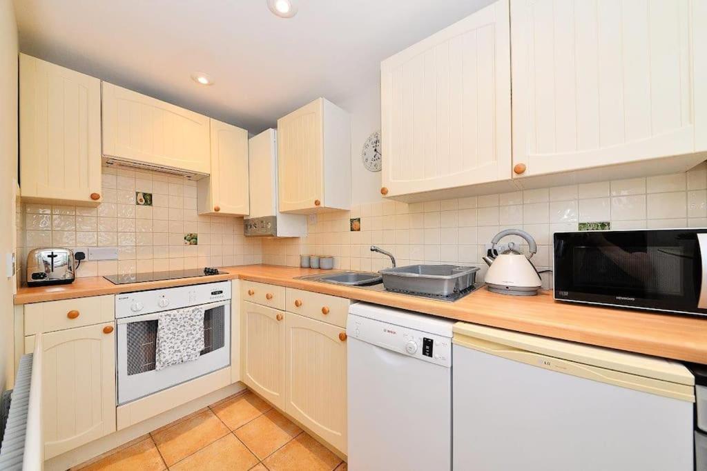 Quaint Victorian Coach House In Village Location Holiday home