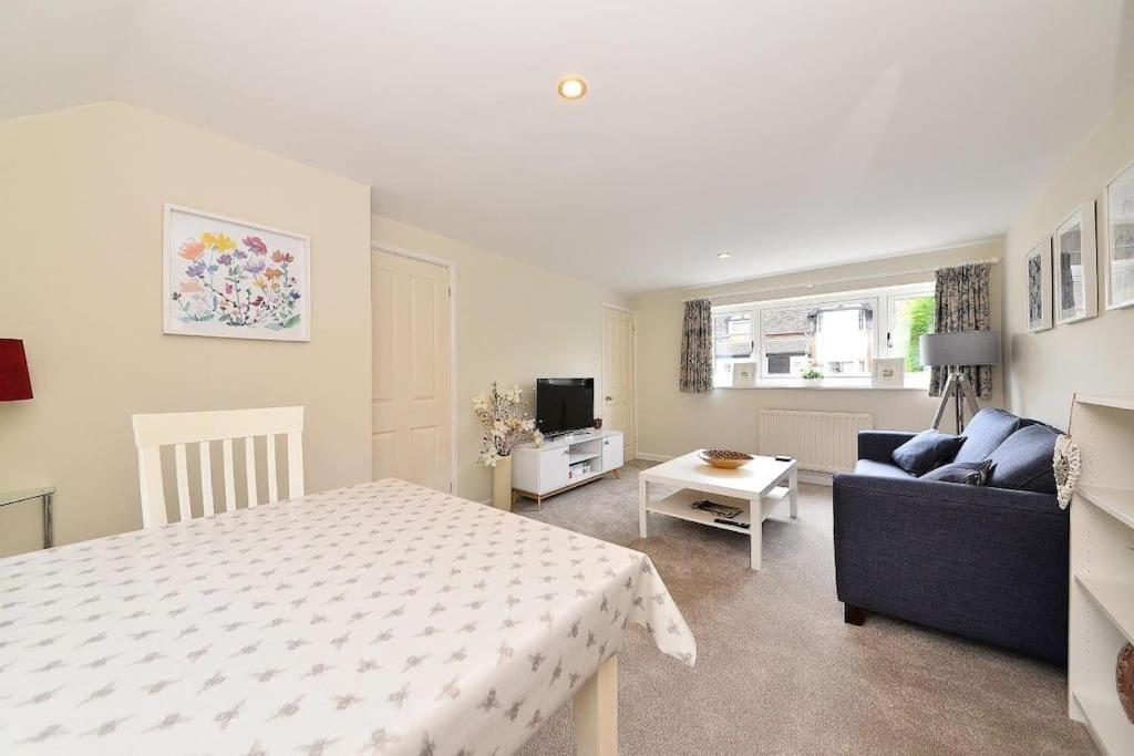 Quaint Victorian Coach House In Village Location Holiday home